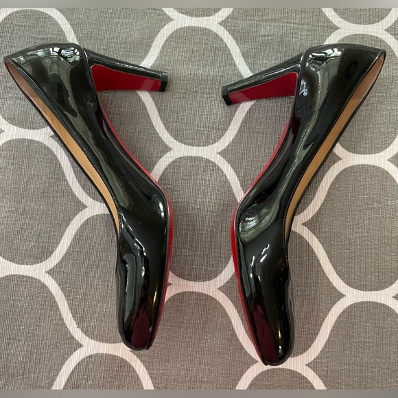 Christian Louboutin Rounded Toe Black Patent Leather Heel Size 37 or 6.5. - Picture 1 of 9
